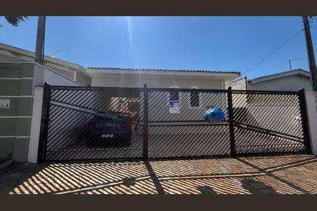 Casa à venda com 225m², 3 quartos e 4 vagasFachada