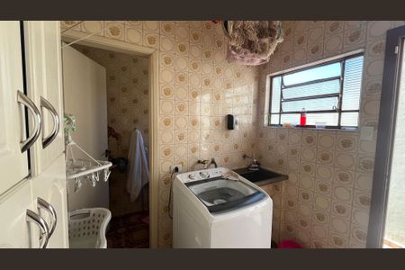 Casa à venda com 225m², 3 quartos e 4 vagasÁrea de Serviço