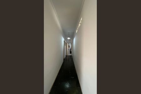 Casa à venda com 225m², 3 quartos e 4 vagasCorredor