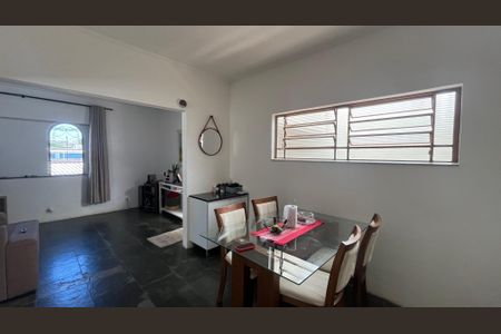 Casa à venda com 225m², 3 quartos e 4 vagasCopa