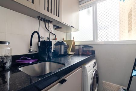 Apartamento à venda com 68m², 3 quartos e 1 vagaÁrea de Serviço