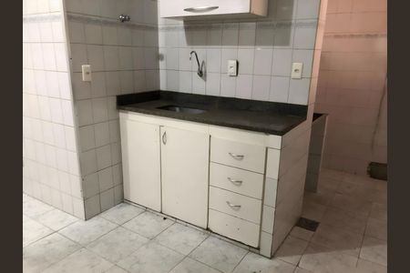 Cozinha de apartamento à venda com 3 quartos, 70m² em Carlos Prates, Belo Horizonte