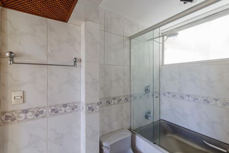 Apartamento para alugar com 70m², 2 quartos e 1 vaga Apartamento para alugar com 70m², 2 quartos e 1 vagaBanheiro da Suíte