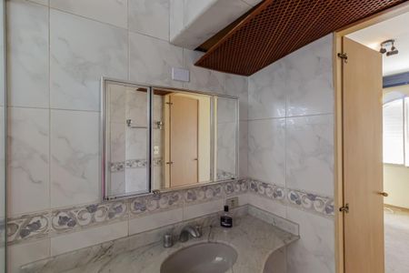 Apartamento para alugar com 70m², 2 quartos e 1 vaga Apartamento para alugar com 70m², 2 quartos e 1 vagaBanheiro da Suíte