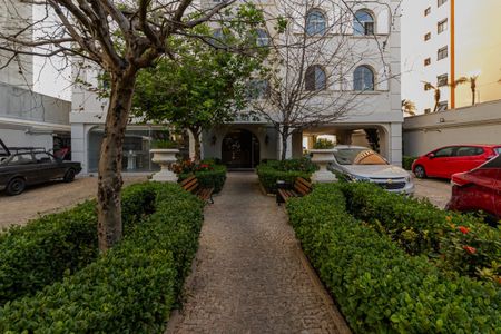 Apartamento para alugar com 70m², 2 quartos e 1 vaga Apartamento para alugar com 70m², 2 quartos e 1 vagaFachada