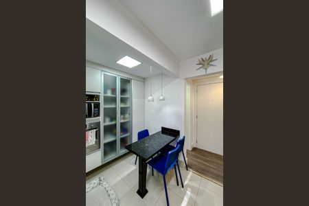 Apartamento à venda com 110m², 2 quartos e 2 vagasCozinha