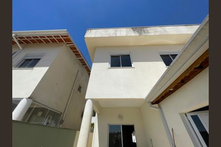 Casa de condomínio para alugar com 134m², 3 quartos e 2 vagasFachada