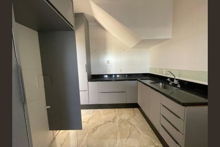 Casa de condomínio para alugar com 134m², 3 quartos e 2 vagasCozinha