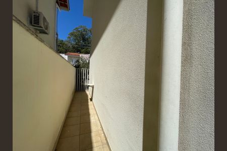 Casa de condomínio para alugar com 134m², 3 quartos e 2 vagasCorredor