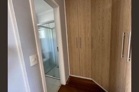 Casa de condomínio para alugar com 134m², 3 quartos e 2 vagasBanheiro da Suíte