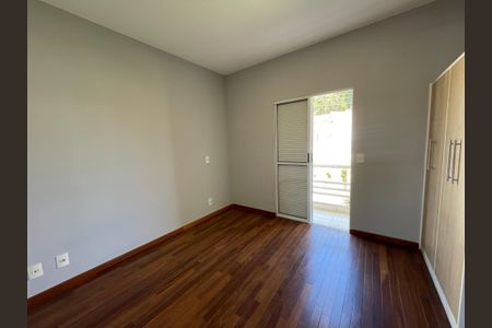 Casa de condomínio para alugar com 134m², 3 quartos e 2 vagasSuíte 1