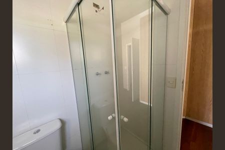 Casa de condomínio para alugar com 134m², 3 quartos e 2 vagasBanheiro da Suíte