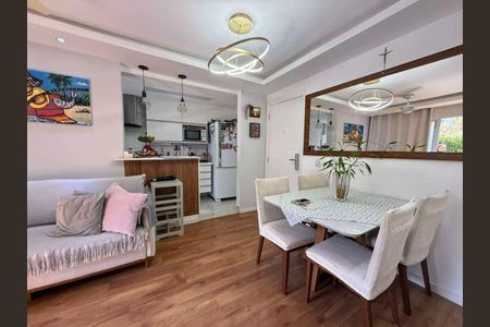 Apartamento à venda com 99m², 3 quartos e 1 vaga Apartamento à venda com 99m², 3 quartos e 1 vagaSala