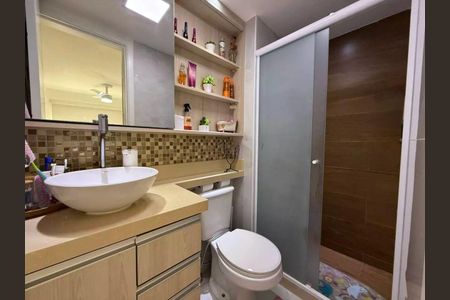 Apartamento à venda com 99m², 3 quartos e 1 vaga Apartamento à venda com 99m², 3 quartos e 1 vagaBanheiro