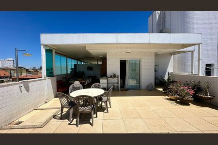 Apartamento à venda com 190m², 3 quartos e 2 vagas Apartamento à venda com 190m², 3 quartos e 2 vagasTerraço