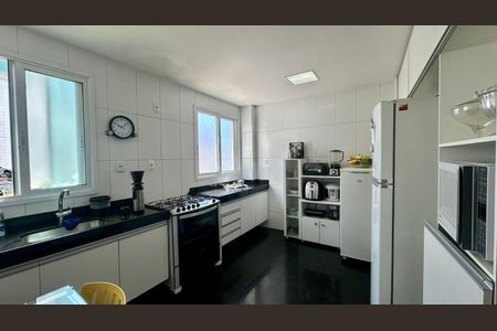 Apartamento à venda com 190m², 3 quartos e 2 vagas Apartamento à venda com 190m², 3 quartos e 2 vagasCozinha