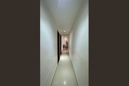 Apartamento à venda com 190m², 3 quartos e 2 vagas Apartamento à venda com 190m², 3 quartos e 2 vagasCorredor