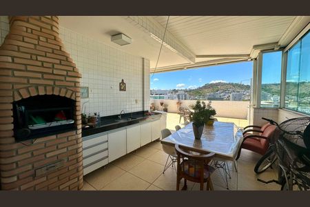 Apartamento à venda com 190m², 3 quartos e 2 vagas Apartamento à venda com 190m², 3 quartos e 2 vagasTerraço