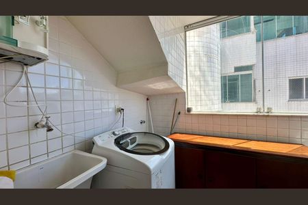 Apartamento à venda com 190m², 3 quartos e 2 vagas Apartamento à venda com 190m², 3 quartos e 2 vagasÁrea de serviço