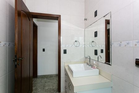 Casa à venda com 127m², 3 quartos e 3 vagasBanheiro 1