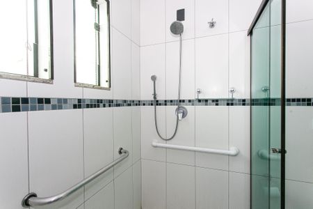 Casa à venda com 127m², 3 quartos e 3 vagasBanheiro 2