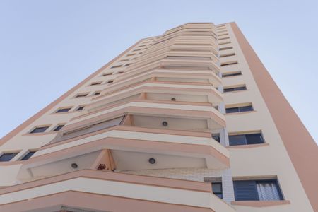 Apartamento para alugar com 110m², 3 quartos e 1 vaga Apartamento para alugar com 110m², 3 quartos e 1 vagaFachada