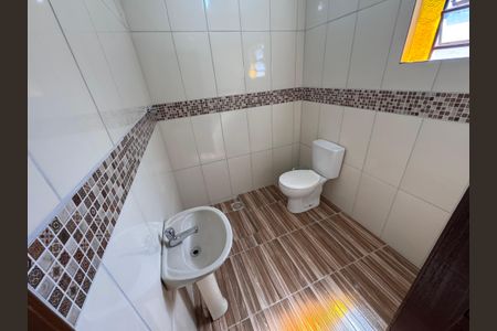 Banheiro de casa à venda com 2 quartos, 90m² em Santa Teresa, São Leopoldo