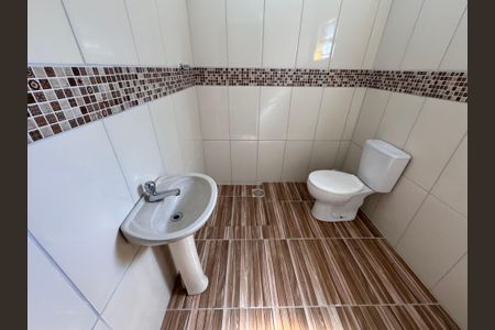 Banheiro de casa à venda com 2 quartos, 90m² em Santa Teresa, São Leopoldo