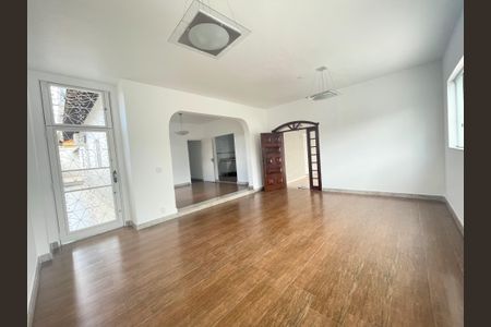 Sala 1 de casa à venda com 3 quartos, 275m² em Santa Amelia, Belo Horizonte