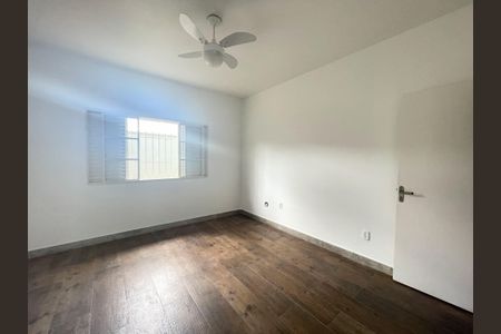 Casa à venda com 275m², 3 quartos e 2 vagasQuarto 4 Suíte