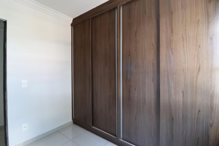Quarto 1 de apartamento para alugar com 3 quartos, 67m² em Alto Umuarama, Uberlândia