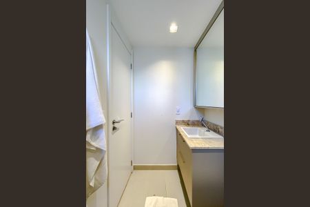 Banheiro de apartamento para alugar com 1 quarto, 28m² em Vila Mariana, São Paulo