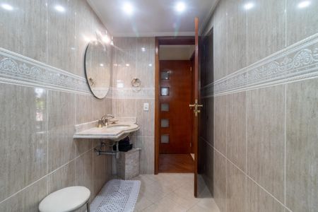 Apartamento à venda com 119m², 3 quartos e 2 vagas Apartamento à venda com 119m², 3 quartos e 2 vagasBanheiro