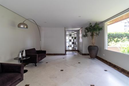 Apartamento à venda com 119m², 3 quartos e 2 vagas Apartamento à venda com 119m², 3 quartos e 2 vagasHall social