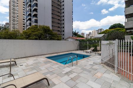 Apartamento à venda com 119m², 3 quartos e 2 vagas Apartamento à venda com 119m², 3 quartos e 2 vagasÁrea comum - Piscina