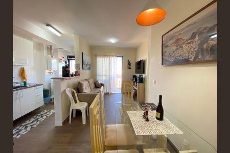 Sala de apartamento para alugar com 2 quartos, 50m² em Quintino, Rio de Janeiro