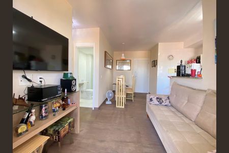 Sala de apartamento para alugar com 2 quartos, 50m² em Quintino, Rio de Janeiro