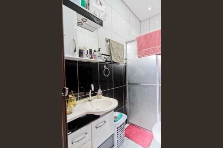 Casa à venda com 180m², 2 quartos e 1 vaga Casa à venda com 180m², 2 quartos e 1 vagaBanheiro