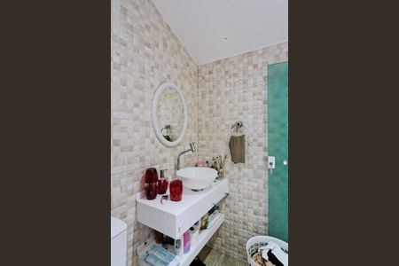 Casa à venda com 180m², 2 quartos e 1 vaga Casa à venda com 180m², 2 quartos e 1 vagaBanheiro da Suíte