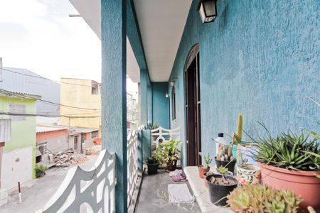 Casa à venda com 180m², 2 quartos e 1 vaga Casa à venda com 180m², 2 quartos e 1 vagaVaranda