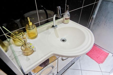 Casa à venda com 180m², 2 quartos e 1 vaga Casa à venda com 180m², 2 quartos e 1 vagaBanheiro