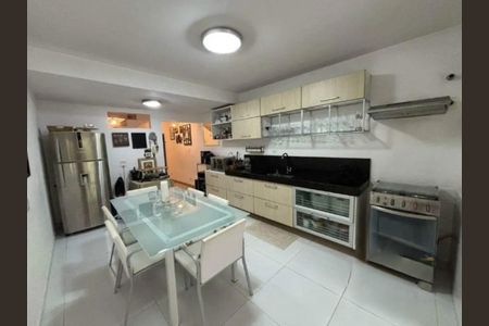 Casa à venda com 90m², 3 quartos e 1 vagaFoto 05