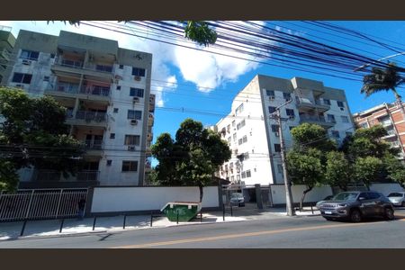 Apartamento para alugar com 63m², 2 quartos e 1 vaga Apartamento para alugar com 63m², 2 quartos e 1 vagaFachada