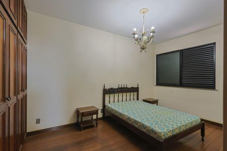 Apartamento à venda com 330m², 4 quartos e 5 vagasSuíte 2