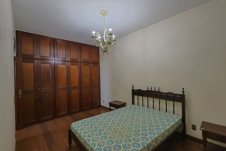 Apartamento à venda com 330m², 4 quartos e 5 vagasSuíte 2