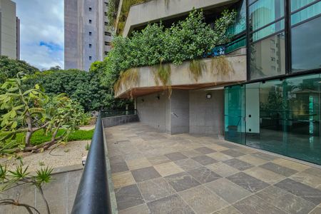 Apartamento à venda com 330m², 4 quartos e 5 vagasÁrea comum - Salão de festas