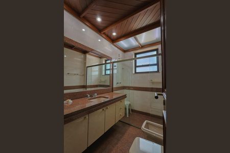 Apartamento à venda com 330m², 4 quartos e 5 vagasBanheiro