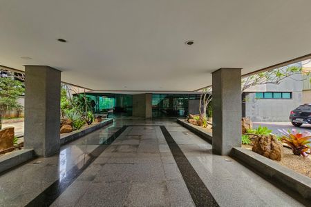 Apartamento à venda com 330m², 4 quartos e 5 vagasEntrada