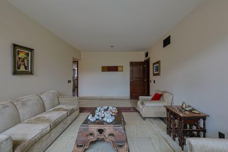 Apartamento à venda com 330m², 4 quartos e 5 vagasSala