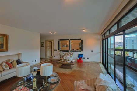 Apartamento à venda com 330m², 4 quartos e 5 vagasSala